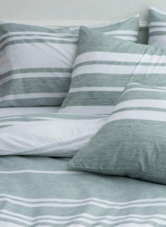 LUNA Home Single Size 4 Pieces set ( 1 duvet cover (160*210cm), 1 fitted sheet (100*200+30cm), and 2 pillow cases (50*75cm).) This bedding set showcases a delightful striped design in green and white, made from the same fabric and without any filling. - Image 4